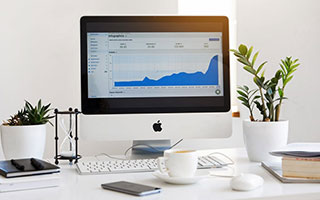 邮报：球迷假扮黄老板混进老特拉福德，随后被工作人员识破